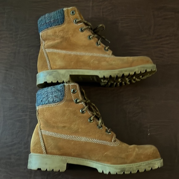 Gorgeous Wolverine oil resisting insulated boots! - Picture 3 of 4